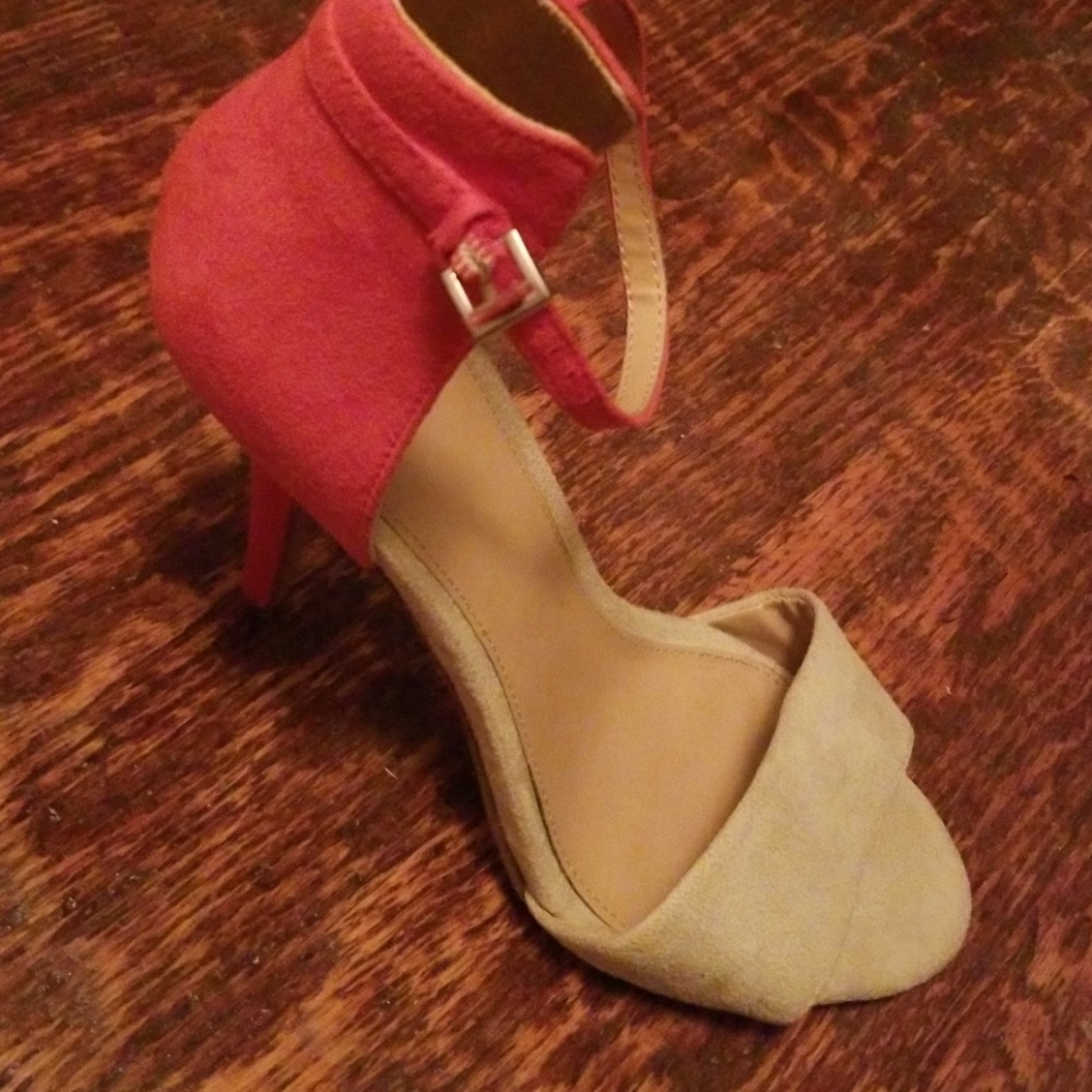 Heels - Picture 2 of 2
